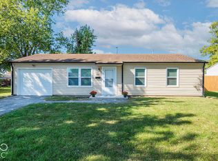 916 School St, Greenfield, IN 46140