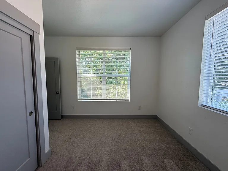 815-819 W Williams St — Photo 12
