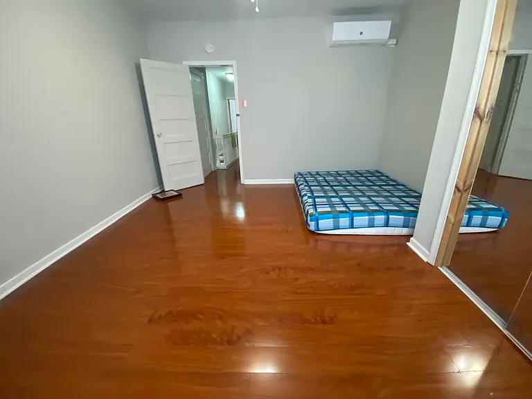 2503 S American St — Photo 4