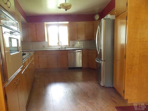 2nd image of 808 Brookside Dr
