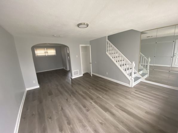 562 Raritan St