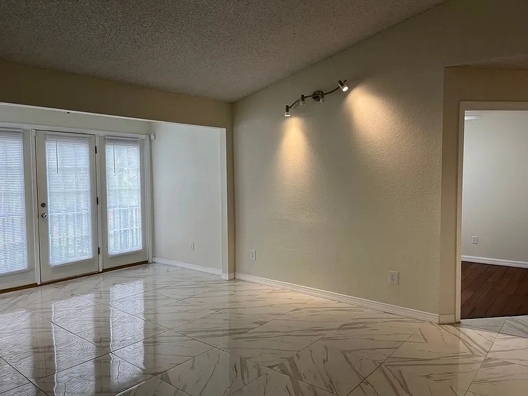 232 Afton Sq #201 — Photo 8