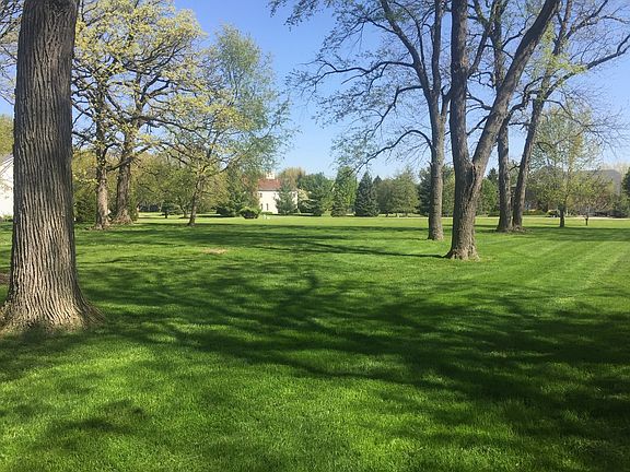 5th image of 35 Oak Creek Dr
