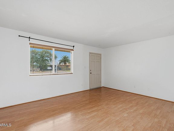 3rd image of 222 W IVYGLEN Street