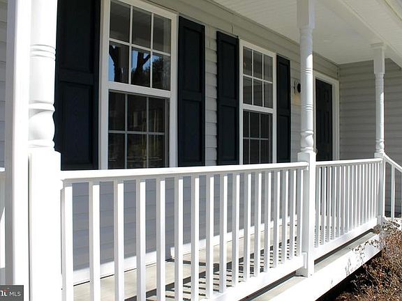 3rd image of 6 Haven Ct