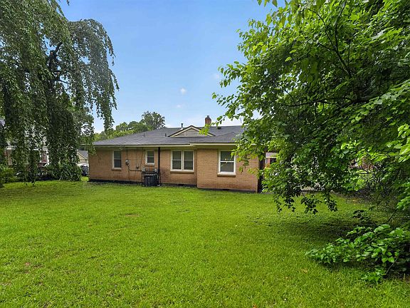 3rd image of 2970 Manndale Dr