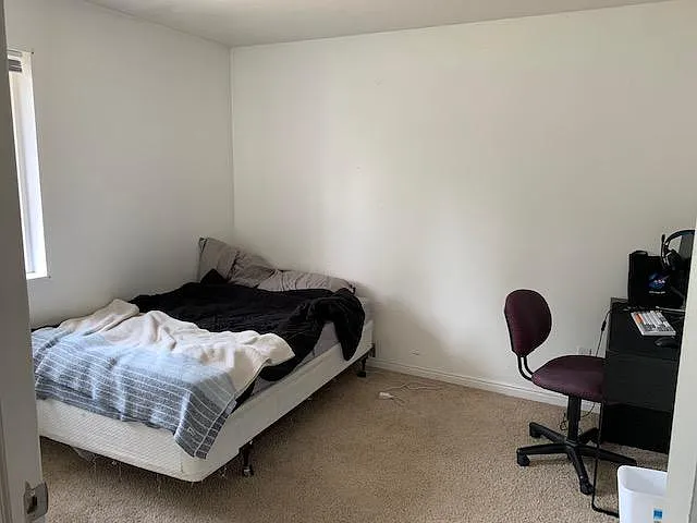 3 bed, 1000 sqft, $525 — Photo 4