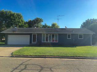 106 Walnut St, Hospers, IA 51238