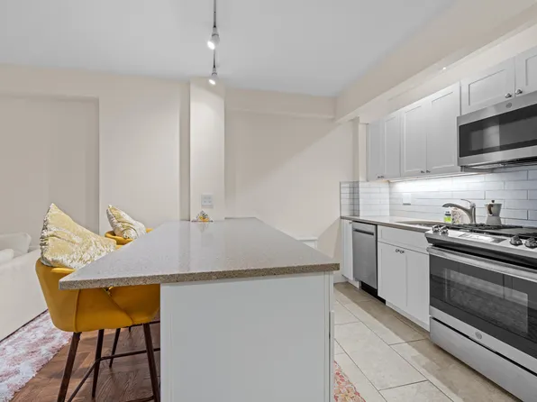 245 East 24th Street image 8 of 19