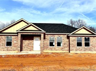 618 S 1st St, Calera, OK 74730