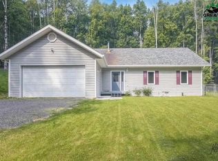 685 Hobbit Hill Dr, Fairbanks, AK 99712