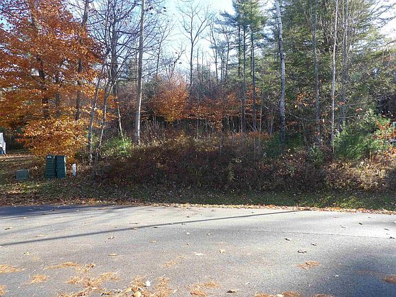 3rd image of 95 Mentor Ave