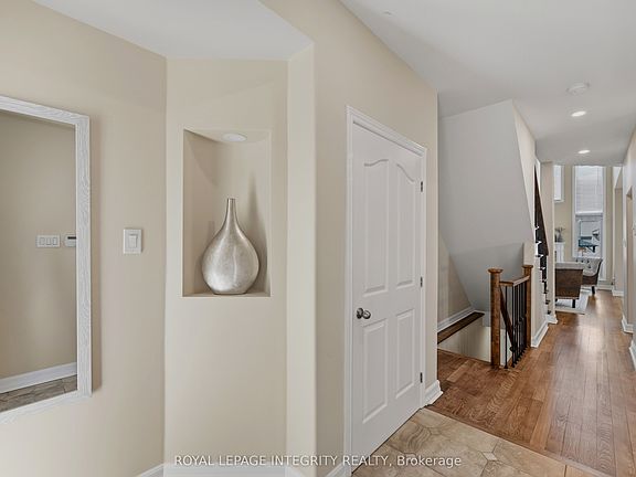 3rd image of 119 Woliston Cres