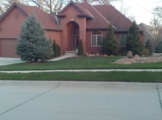 4513 Lake Forest Cir, Papillion, NE 68133
