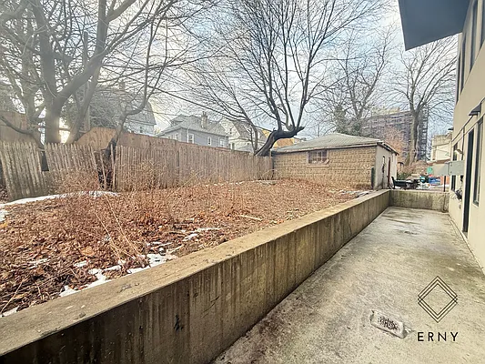 Rented by ERNY LLC | media 22