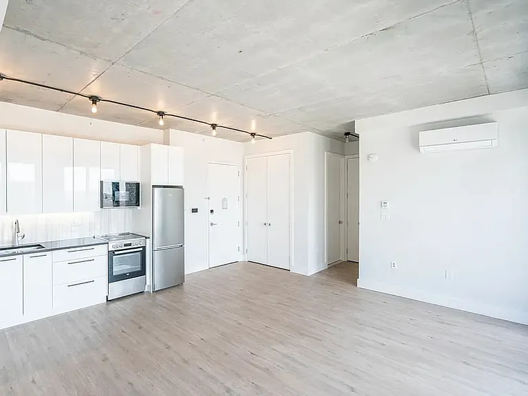815 Flatbush Ave #Penthouse 4 — Photo 6