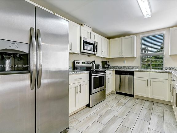 4th image of 1578 NE 110th St #A
