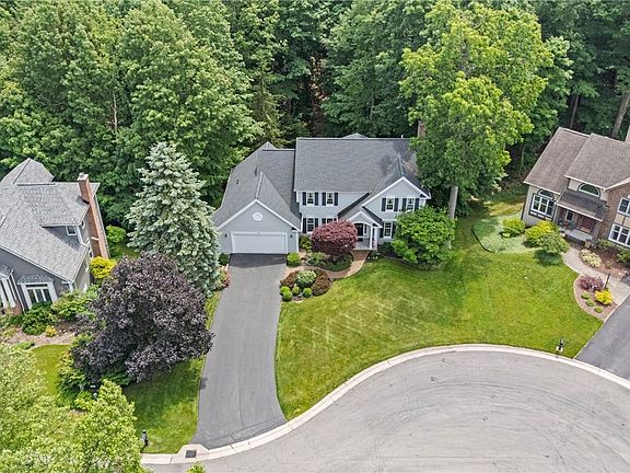 4th image of 33 Chablis Dr