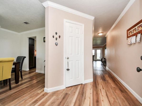2919 Heritage Colony Dr, Webster, TX 77598