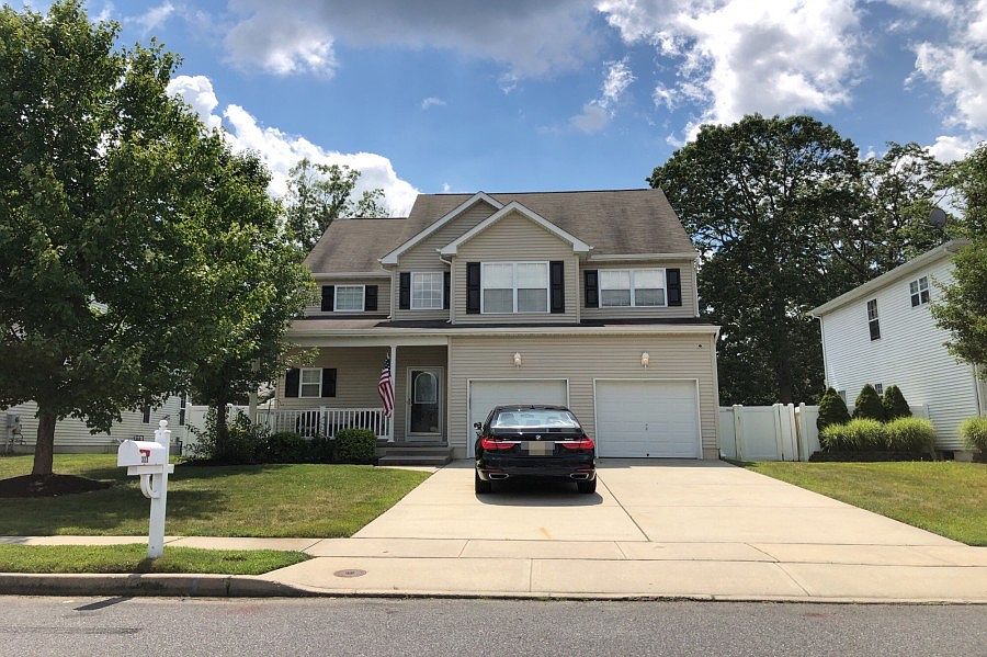1st image of 323 Elton Ln
