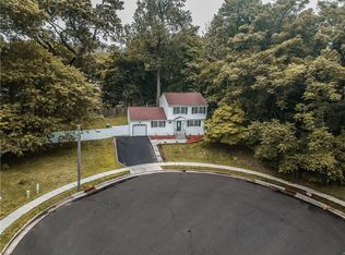 16 Marie Ln, Edison, NJ
