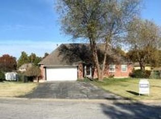 408 Westover Ct, Belton, MO 64012