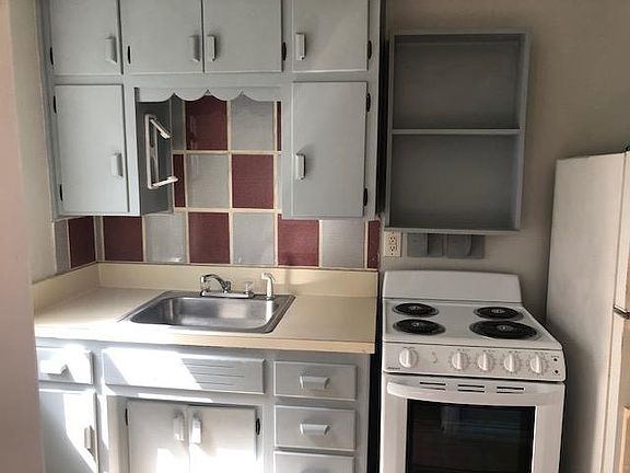 4th image of 217 W Patterson St