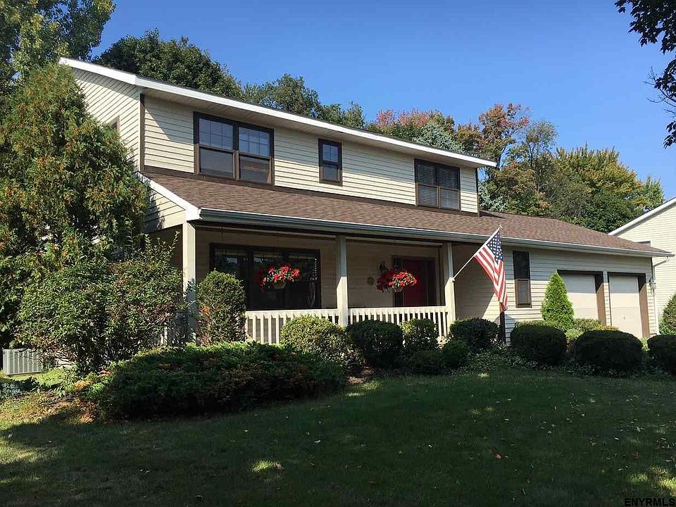 1st image of 14 Carlyle Ct