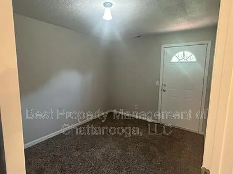 2 bed, 1.0 bath, 1040 sqft, $1,200 — Photo 4