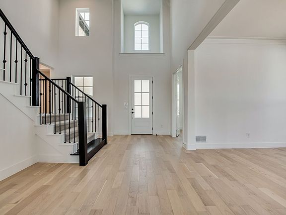 3rd image of 584 Gannon Heights Ln