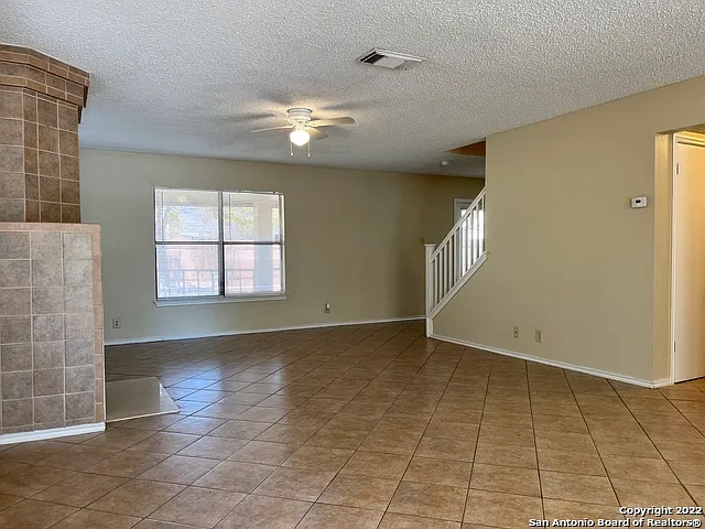3 bed, 2.5 bath, 1698 sqft, $1,650 — Photo 3