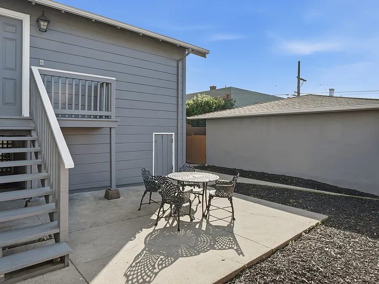 Miller Ave — Photo 31