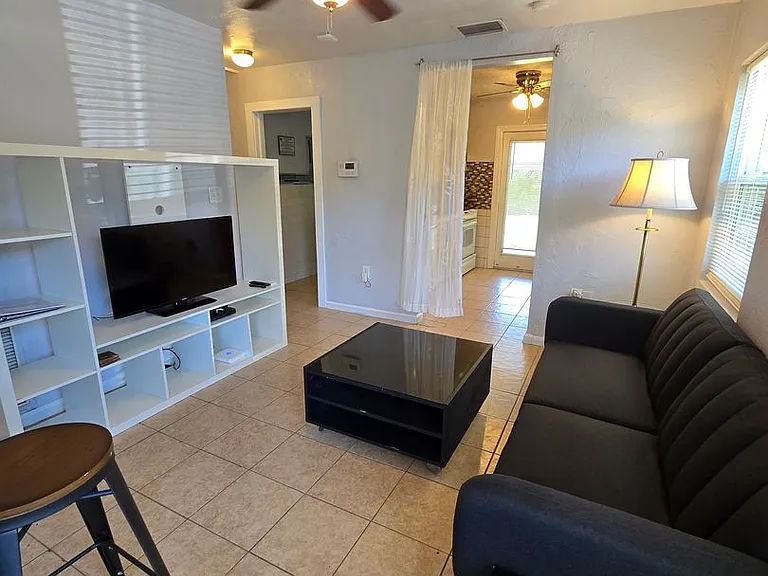 1148 Highland St — Photo 45