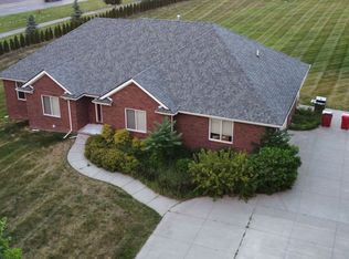 3986 Stonecrest Rd, West Bloomfield, MI 48322