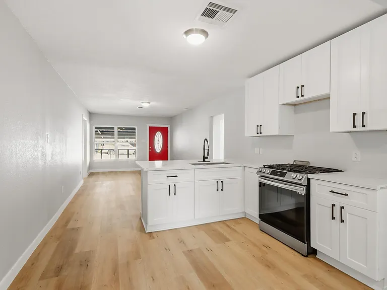 10430 Wiggins St — Photo 12
