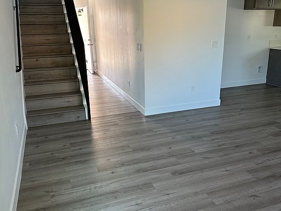 5th image of 1118 N Flint Ave