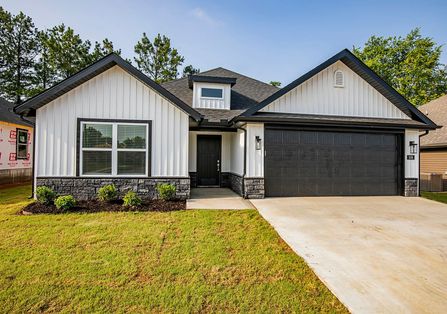 508 Osage Trace — Photo 1