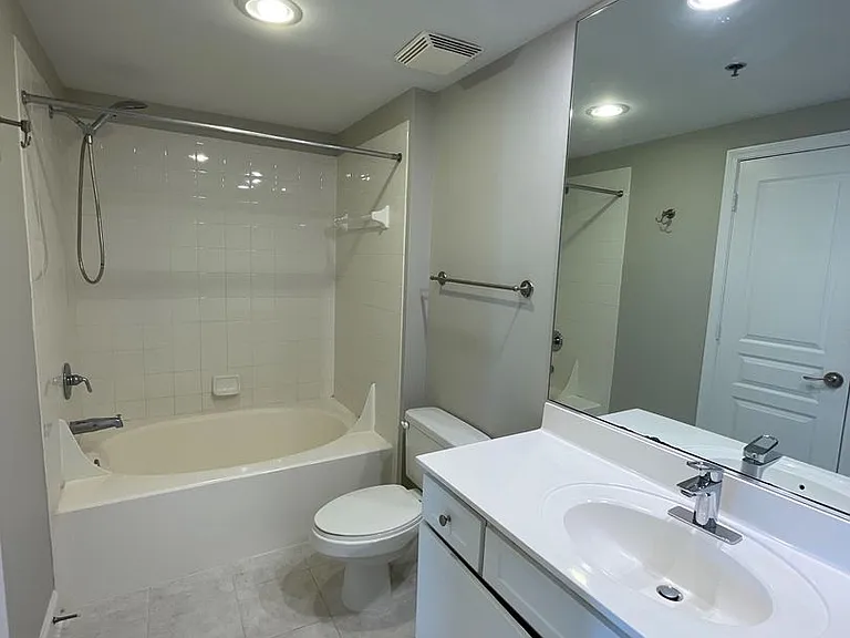 1315 East Blvd #512 — Photo 7