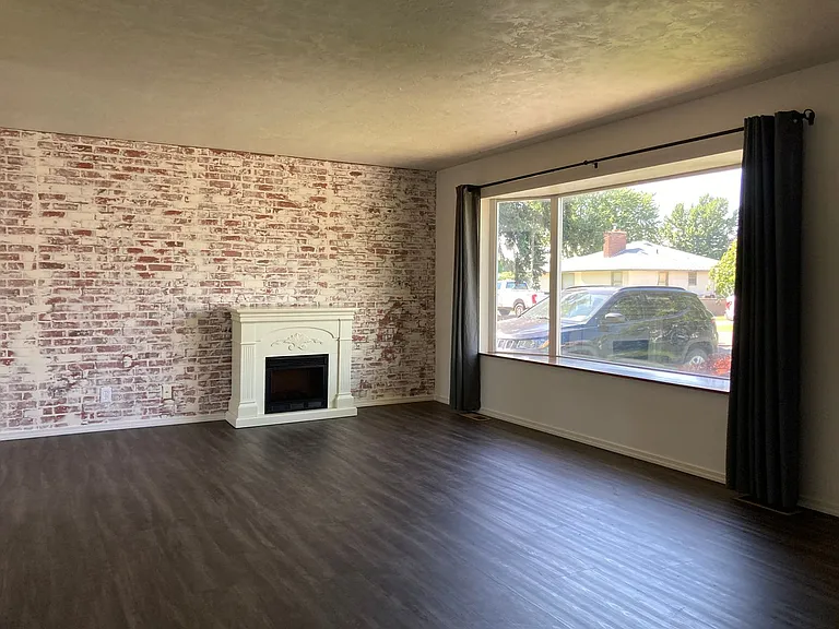 4003 W 2nd Ave — Photo 2