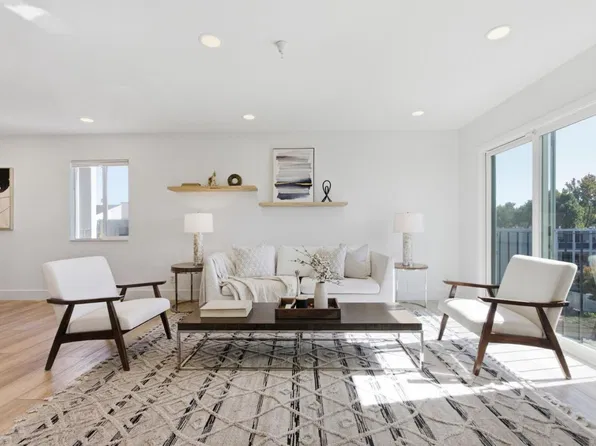 601 Leahy St APT 301, Redwood City, CA 94061