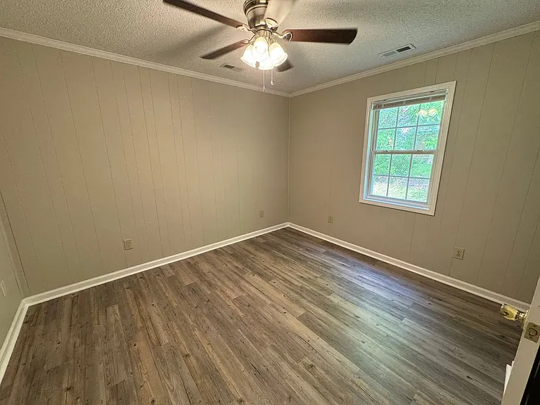 313 E Washington Ave — Photo 6
