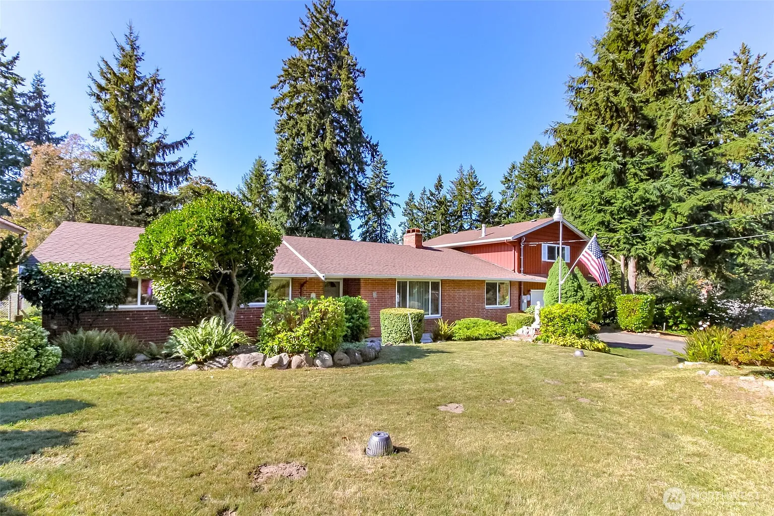 10526 Wauna Street SW photo 1
