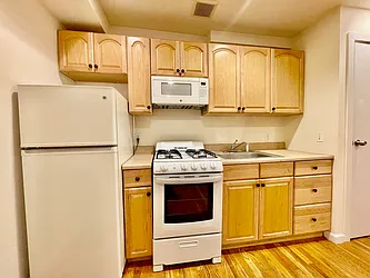 Rented by HOLTON REAL ESTATE INC.