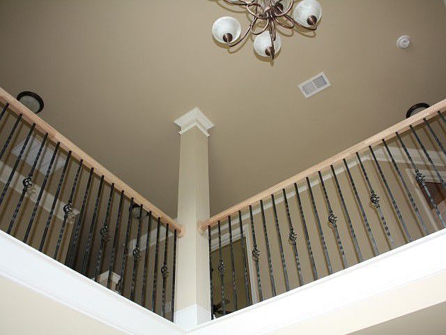 2nd image of 636 Warwick Dr