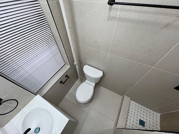 5th image of 153 Summit Ave #2