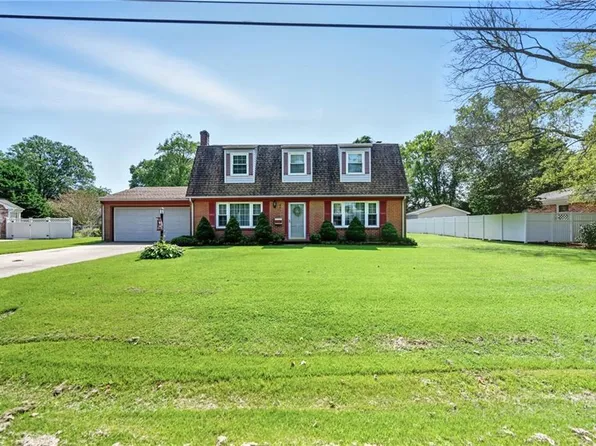 2337 N Wolfsnare Dr, Virginia Beach, VA 23454