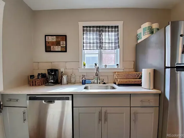 164 S Ogden St — Photo 6