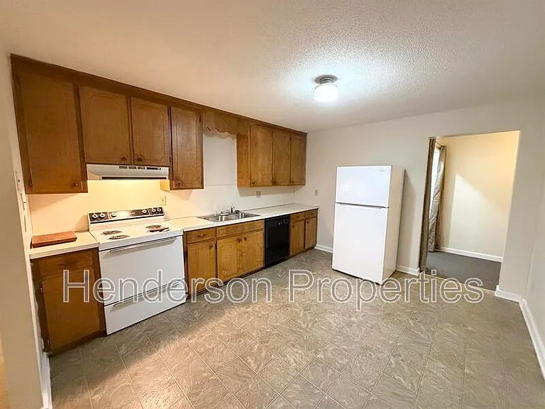 616 Wood St — Photo 4