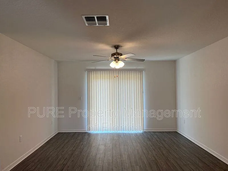 3 bed, 2.0 bath, 1270 sqft, $1,599 — Photo 4