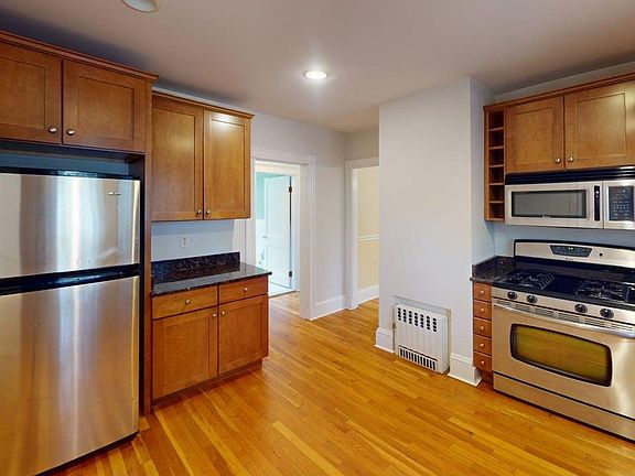 2nd image of 189 Wordsworth St